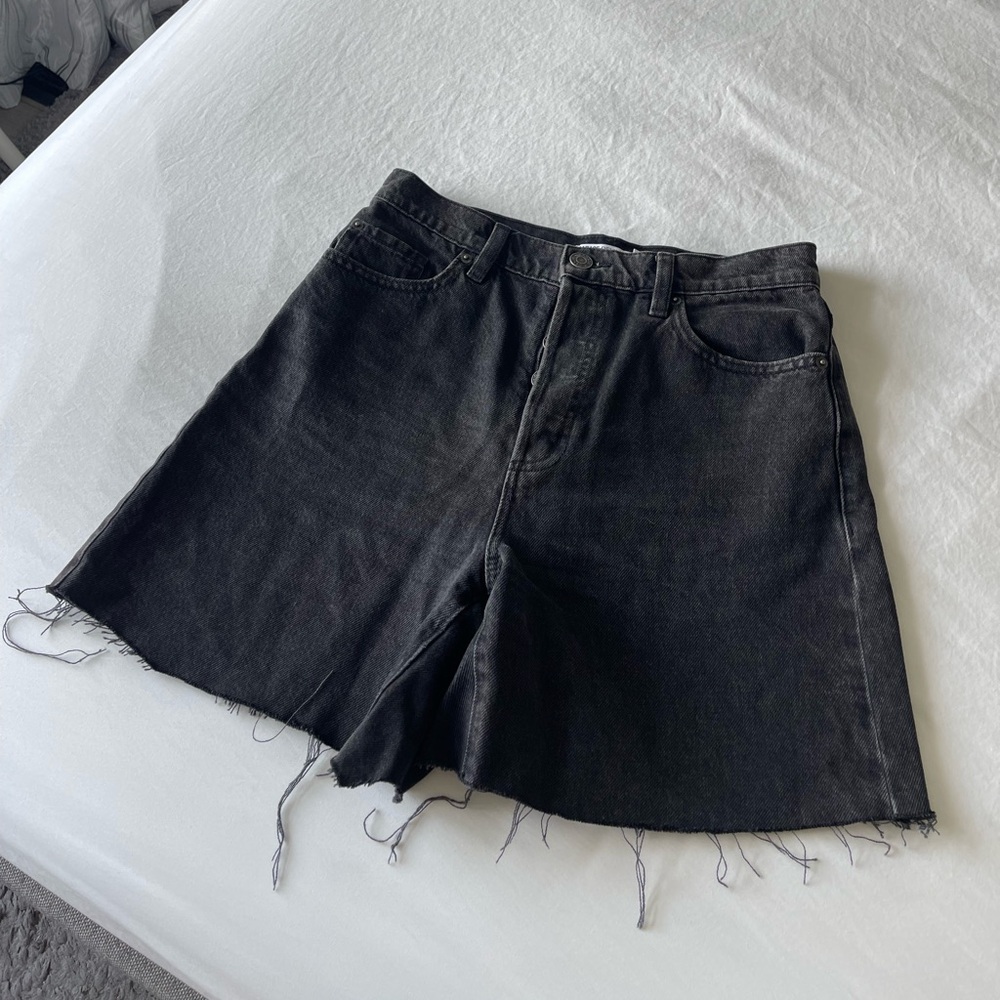 GARAGE High Rise Denim Short 🖤 - Picture 3 of 6